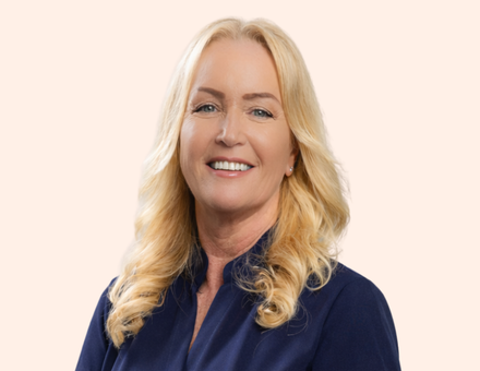 Kelly Griffey headshot